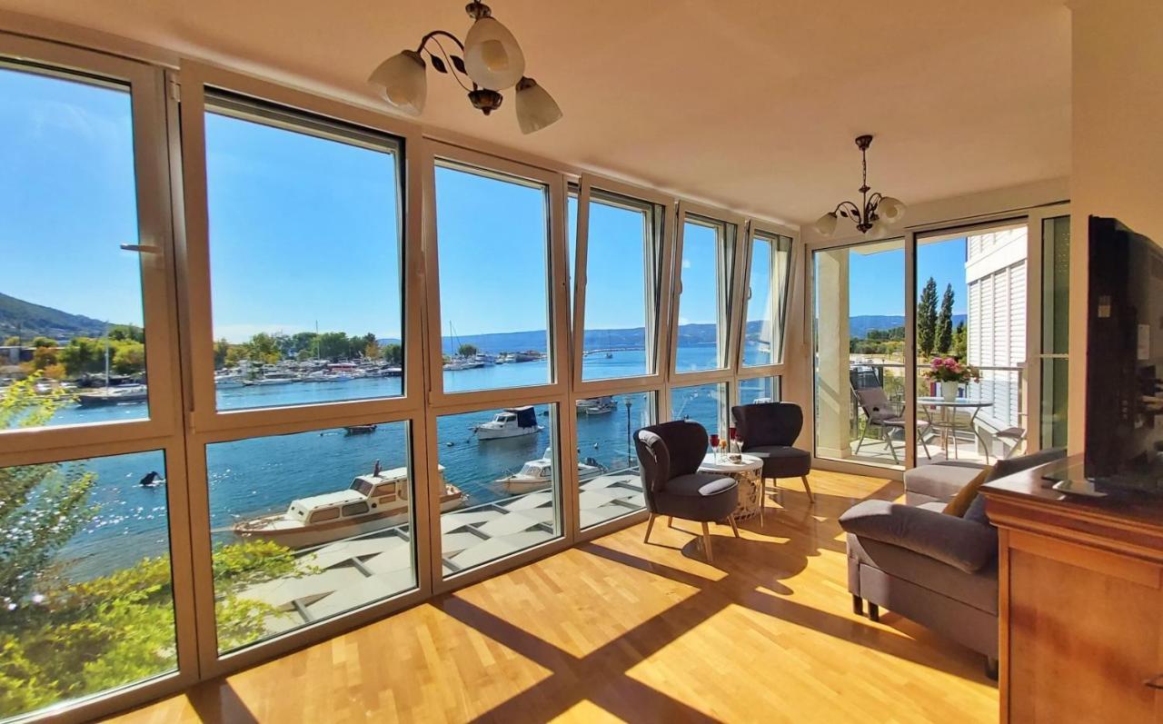 Apartment Lora Omis Exterior photo